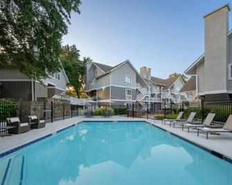 Residence Inn by Marriott Atlanta Cumberland/Galleria - Smyrna - Pool