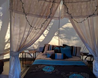 Sibley Bell Tent 2 @evanscliff, Hot Tub! Beautiful Canyon High-Rise Deck - Hot Springs - Ložnice