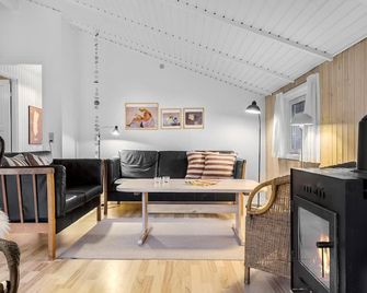 Nice home in Rømø with sauna - Romo - Living room