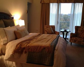 Furnished Studio Includes High Speed Internet Wifi Utilities 1,850 Per Month - Alexandria - Bedroom