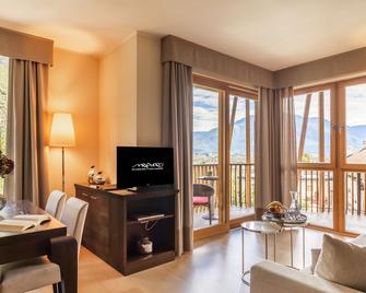 Art & Design Hotel Napura - Vilpiano - Wohnzimmer