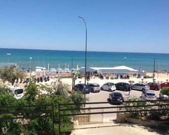 1) Holiday Home On The Beach, Central Area, Wi-Fi, Air Conditioning, Parking Space - Alcamo - Spiaggia