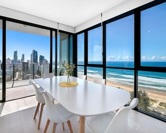 Opus Broadbeach - Broadbeach - Dining room