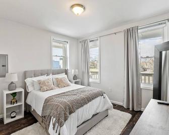 Rare 2 Bed Gem W/ Private Patio Near Downtown Philly! - Camden - Bedroom