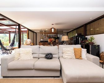 Santa Serra Itaipava - Itaipava - Huiskamer