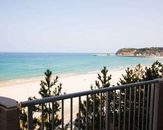 โคกุมินเซียวคุสยะ เซ็นโจเอ็ง - ฮามาดะ - ระเบียง