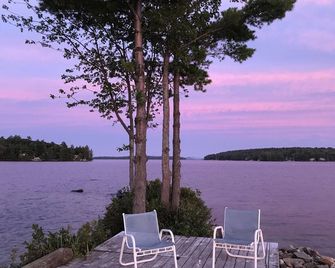 Spindle Point - Charming Winnipesaukee Lakeside Home (Nh) - Meredith - Patio