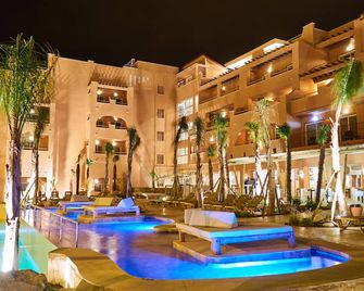 Tarifa Lances by QHotels - טאריפה - בריכה