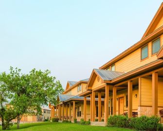 Beautiful resort in the heart of it all! - New Braunfels - Gebäude