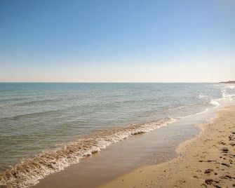 2 Bedroom Amazing Apartment In Elche - Elx - Plage