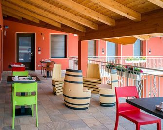 Vino e Turismo - Cuneo - Balkon