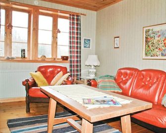 Cozy Home In Uddevalla With Wifi - Uddevalla - Vardagsrum