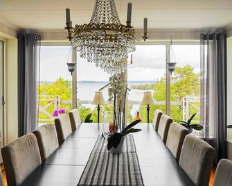 Holiday Home in Klövedal - Klövedal - Dining room