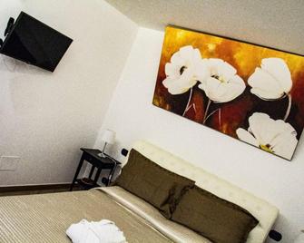 Little House - Modugno - Camera da letto