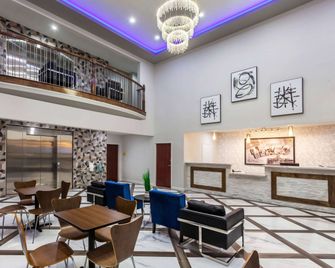 Super 8 by Wyndham Kingwood Houston North - Porter - Lounge