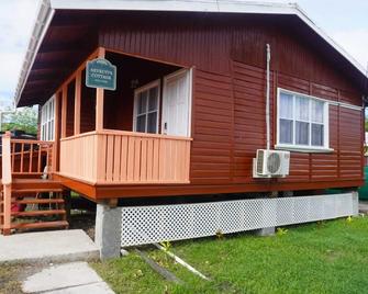 Convenient vacation home near the city - St. John's - Building