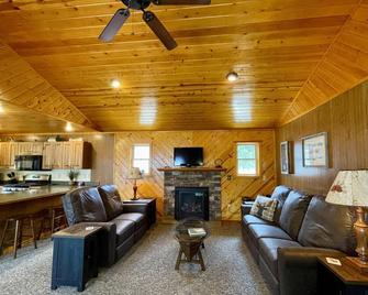 Cedarside @ Captain's Cove on Drummond Island - Drummond - Sala de estar