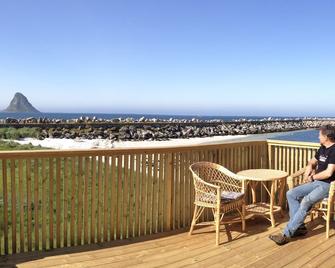 Midnattsol Rom og Hytter - Bleik - Balcony