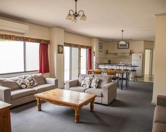 Cherry Lane Apartments - Bright - Living room