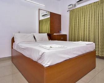 Surag Residency - Tiruchirappalli - Bedroom