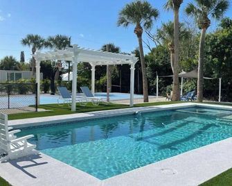 Containing Luxury in Jensen Beach-Starfish - Jensen Beach - Pool