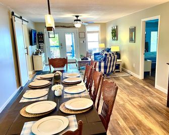Newly Renovated, New Addition, Patio & Dockable Lakefront Home - Douglas Lake - Dandridge - Jídelna