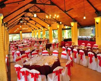 Lake Serenity Resort & Spa - Kitulgala - Banquet hall
