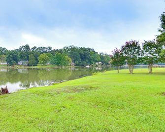Lakeside Bungalow at Cedar Pines Lake - Lancaster - Vista del exterior