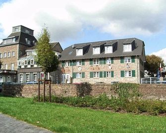 Vintage Hotel Köln Pulheim - Kostenlose Parkplätze - Pulheim - Gebouw