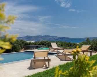 Agarathos Traditional Rooms - Kaliviani - Pool