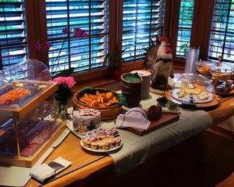 Seehotel Jägerhof Hubertus - Spiez - Buffet