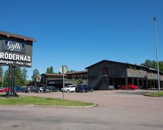 Gylle Hotell & Restaurang Brödernas - Borlänge - Building