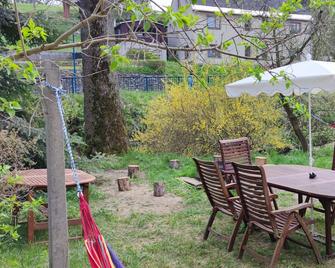 Stylish and nostalgic: Erzgebirgshäusel directly on the Zschopau river - Tannenberg - Patio
