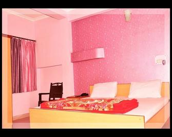 Accent Hotel - Greater Noida - Bedroom