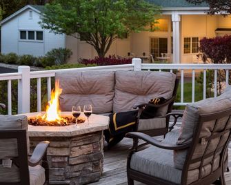 Ashbrooke Hotel - Egg Harbor - Binnenhof