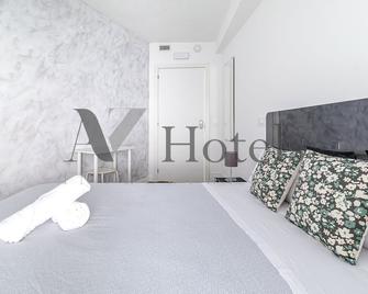 AYZ Princesa-Auto check-in property - Madrid - Yatak Odası