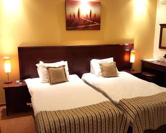 Hotel Contact - Belgrado - Habitación