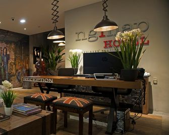 Nginap Hotel - Subang Jaya - Front desk