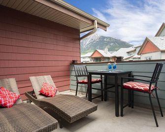 Canmore Escape 1 Bedroom Condo. Swimming Pool And Hot Tubs - Canmore - Balcón
