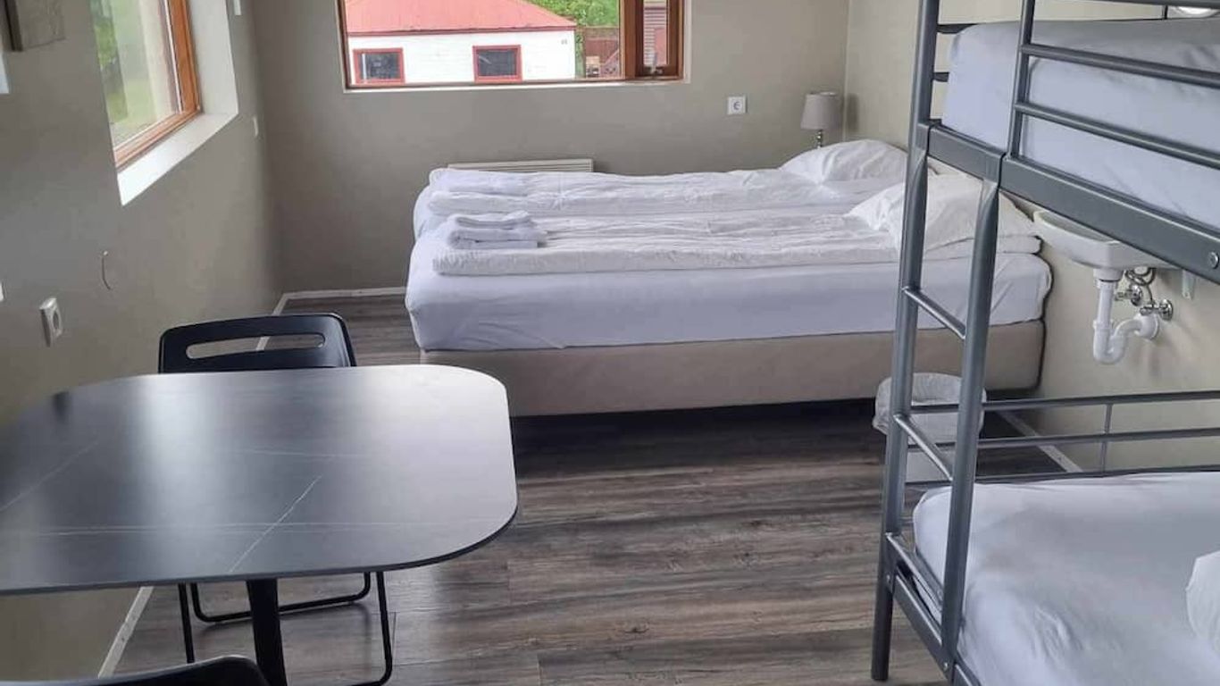 Við Hafið Guesthouse