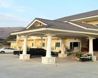 Jrd Resort - Lop Buri - Edificio