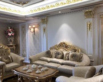 Hoang Nham Luxury Hotel - Lai Chau - Living room