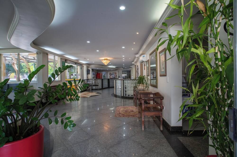 Hotel Apollo - אוברלאנדיה - לובי