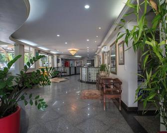 Hotel Apollo - Uberlândia - Lobby