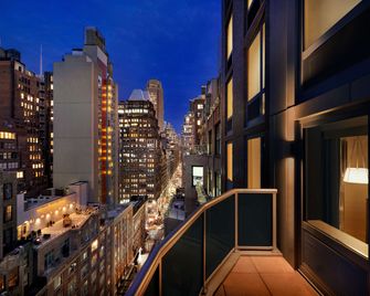 Hilton Garden Inn New York/Times Square South - ניו יורק - מרפסת