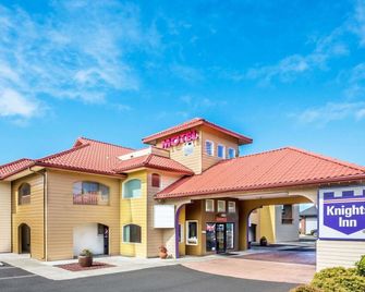 Newport Inn By OYO - Hwy 101 - Newport - Rakennus