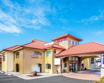 Newport Inn By OYO - Hwy 101 - Newport - Rakennus