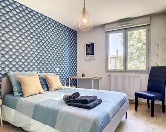 \'Poet villa\' with garden - 3 bedrooms - Free parking - Tournefeuille - Chambre
