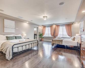 5400sqft 5br 5bath Office, Theater, Game Room - Denver - Habitación