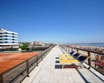 Grand Hotel Azzurra Club - Lido Adriano - Balcony